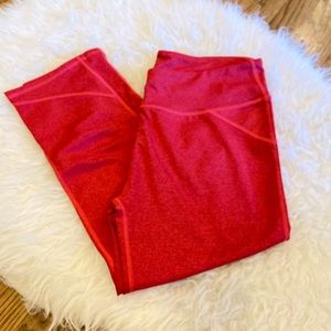 🧘🏼‍♂️ Fabletics red Capri leggings 🧘‍♀️
